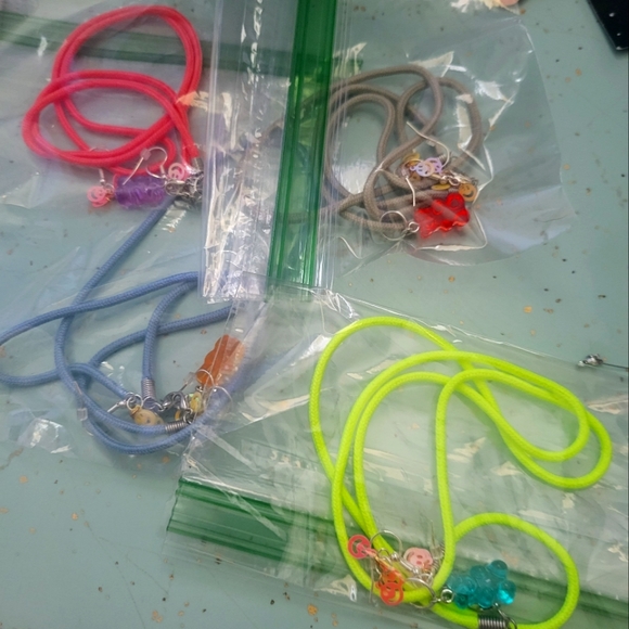 Jewelry - Picture 1 of 3